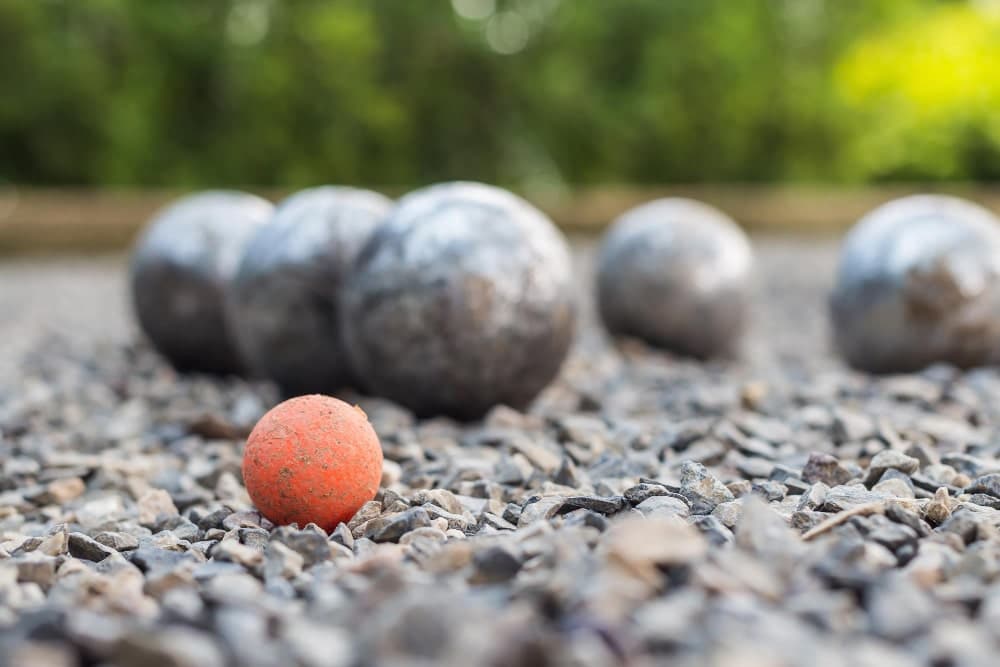 jouer sur un terrain de pétanque Bormes les mimosas